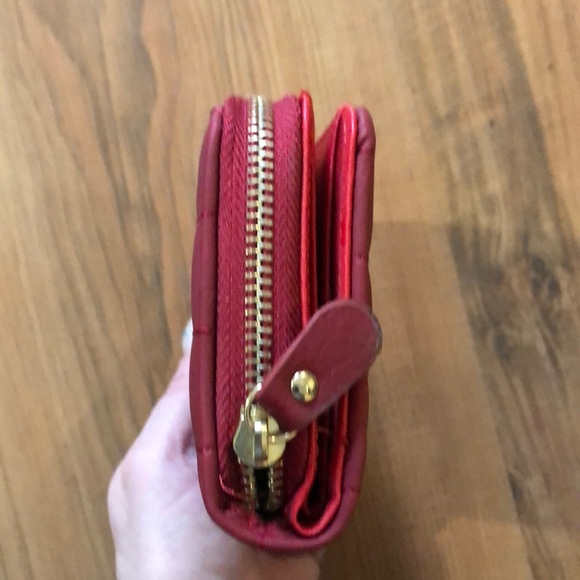 100. Small Wallet - Picture 3 of 10